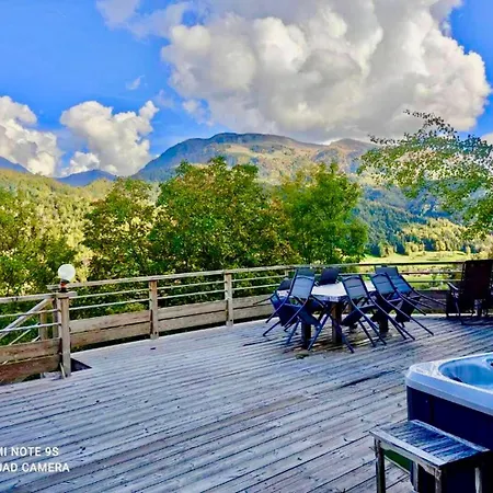 Charming Family For 8 People, With Private Hot Tub *