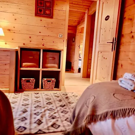 Charming Family For 8 People, With Private Hot Tub Chalet *