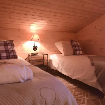 Charming Family For 8 People, With Private Hot Tub Chalet