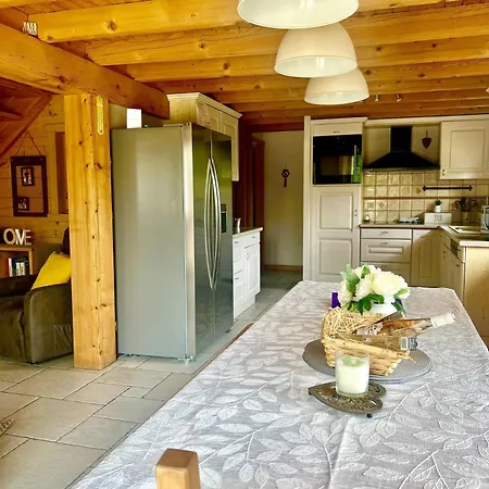 Charming Family For 8 People, With Private Hot Tub Chalet *