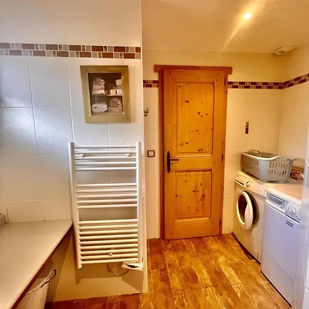 Chalet Charming Family For 8 People, With Private Hot Tub Les Clefs
